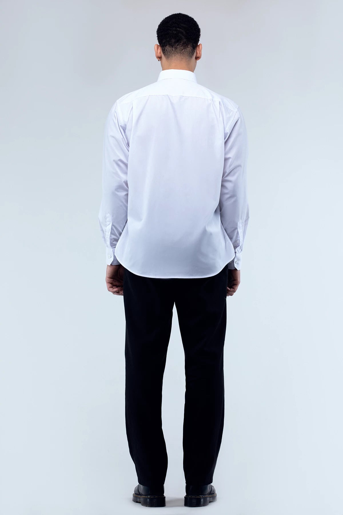 Bílá unisex košile značky CHu.